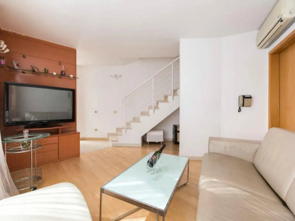 Vila Olimpica Apartment